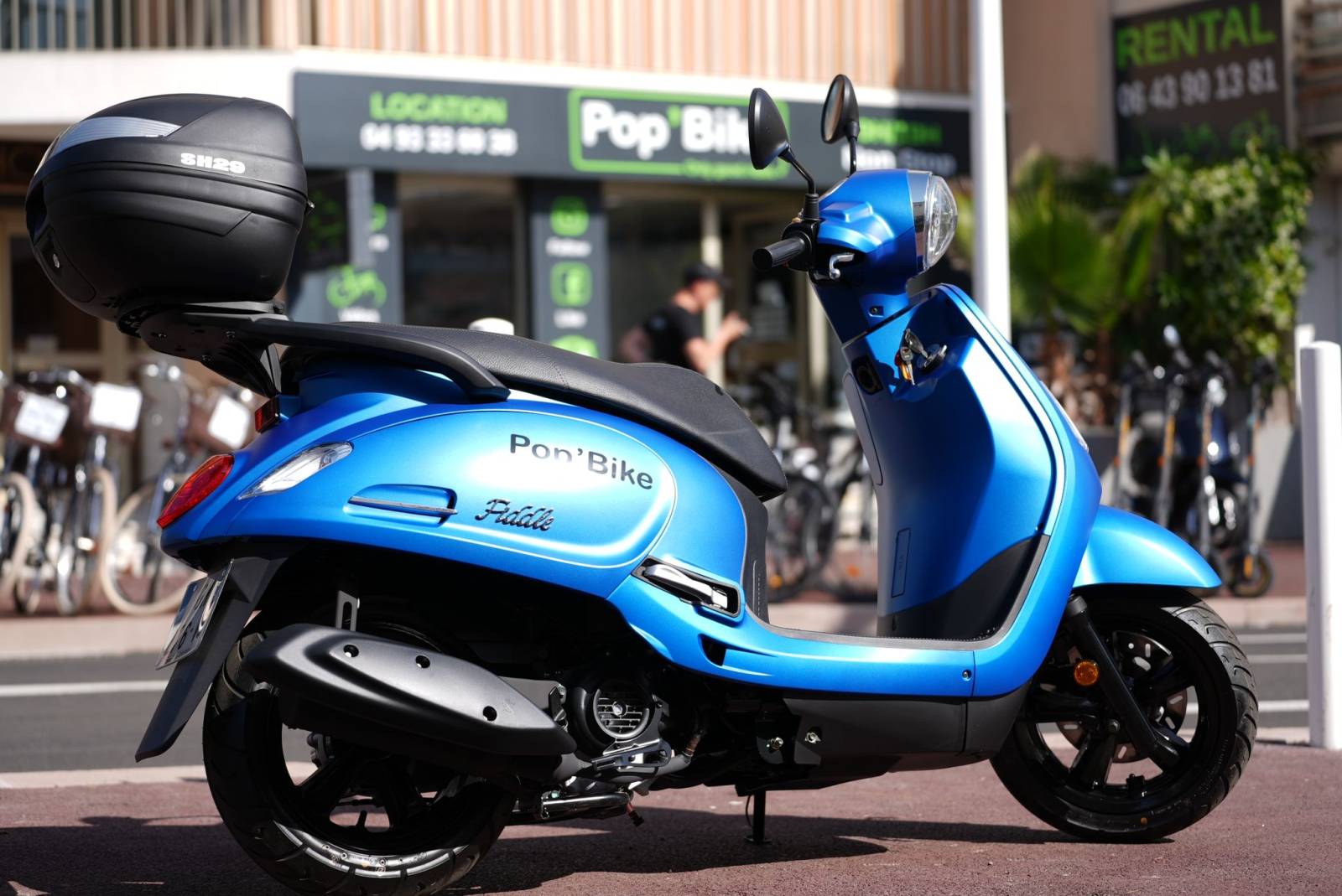 Location de scooter pas cher à Antibes/Juan les Pins