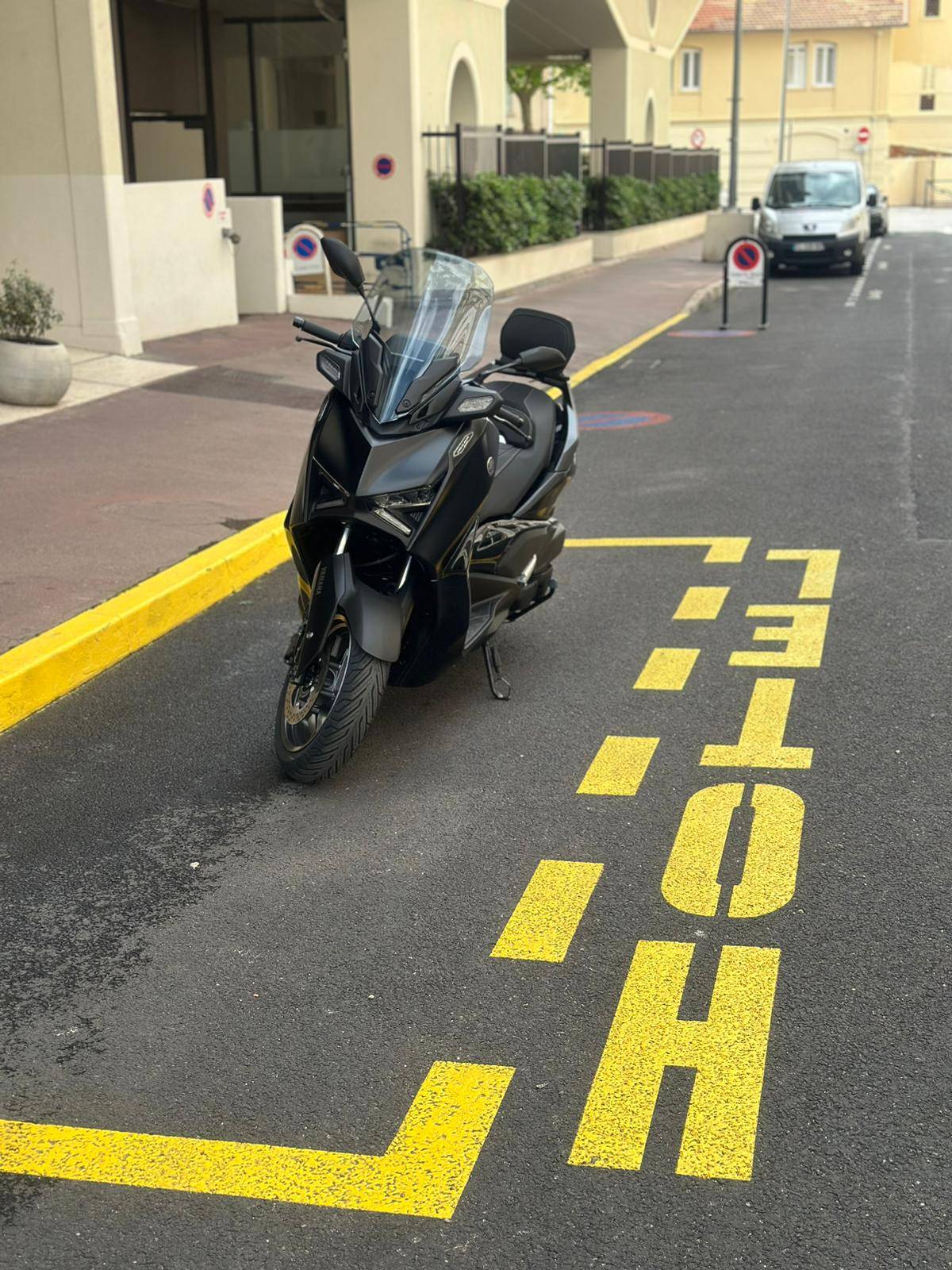 Livraison scooter à Valbonne